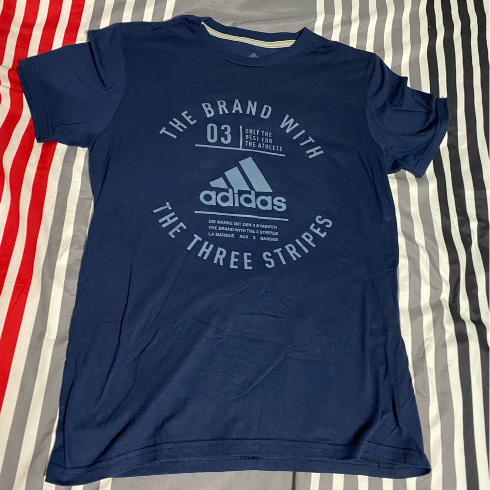 Adidas badge of sport tee men’s small